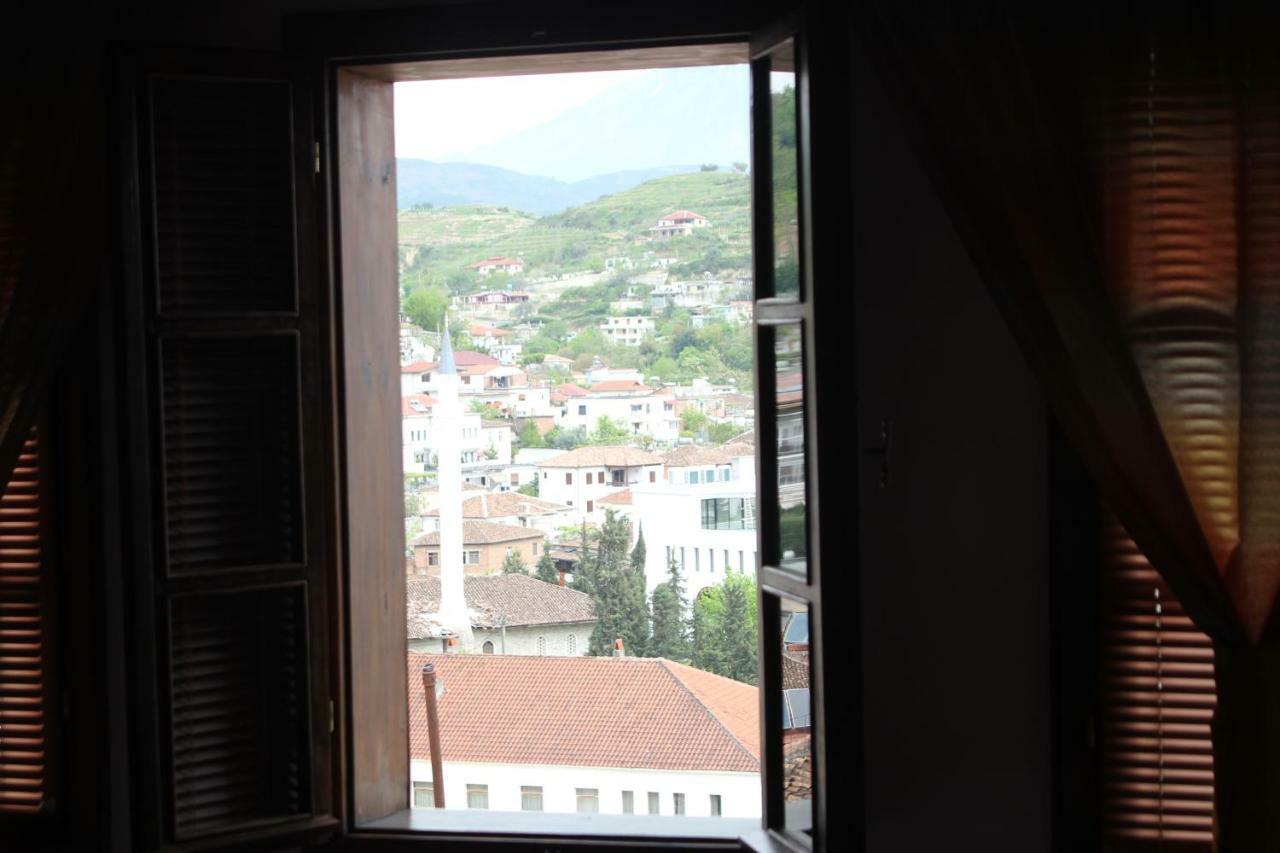 Guesthouse Arjan Berat Ngoại thất bức ảnh