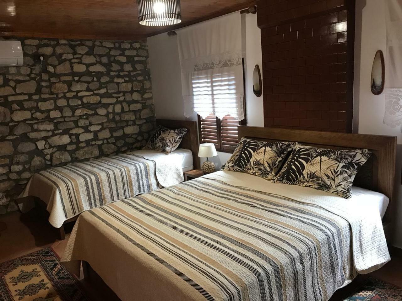Guesthouse Arjan Berat Ngoại thất bức ảnh