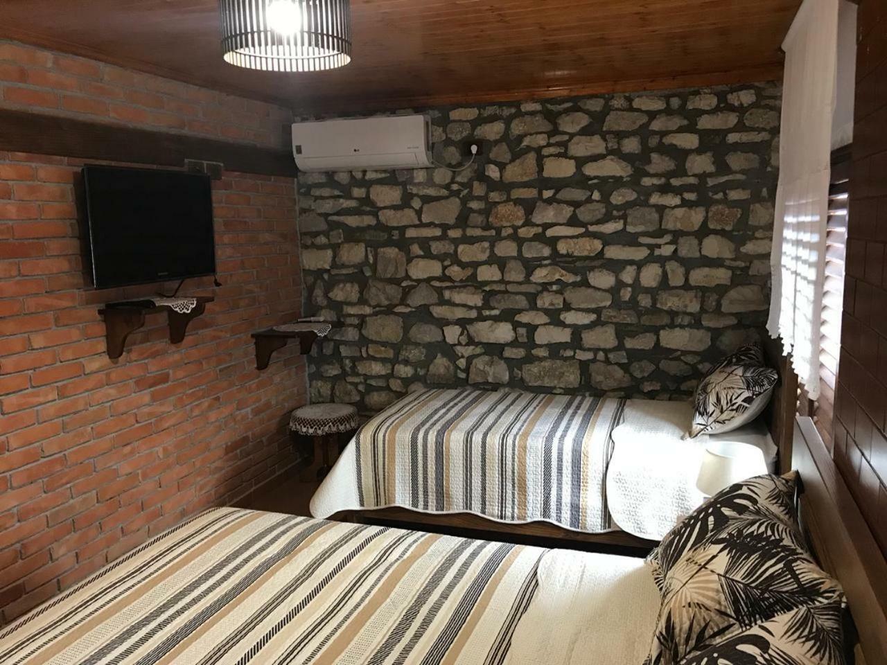 Guesthouse Arjan Berat Ngoại thất bức ảnh