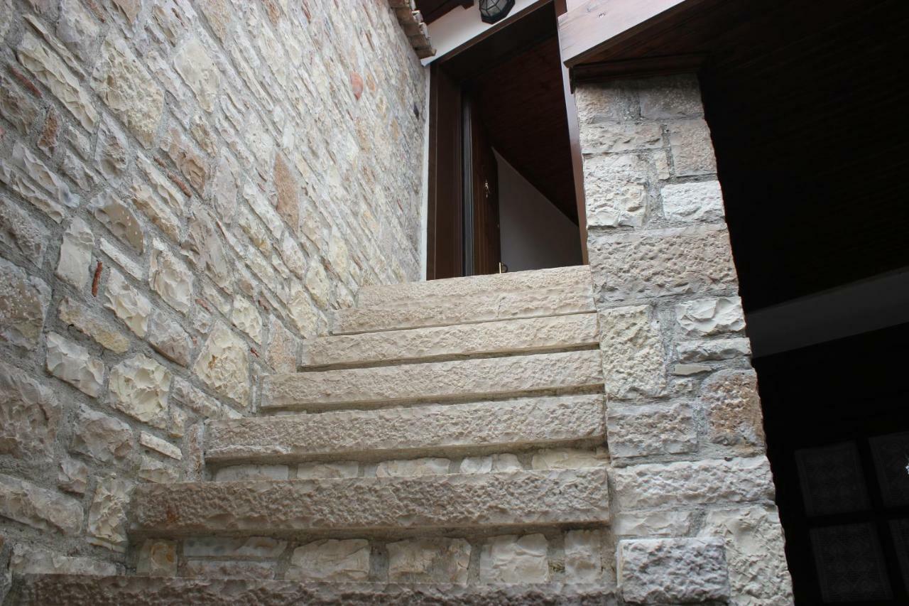 Guesthouse Arjan Berat Ngoại thất bức ảnh