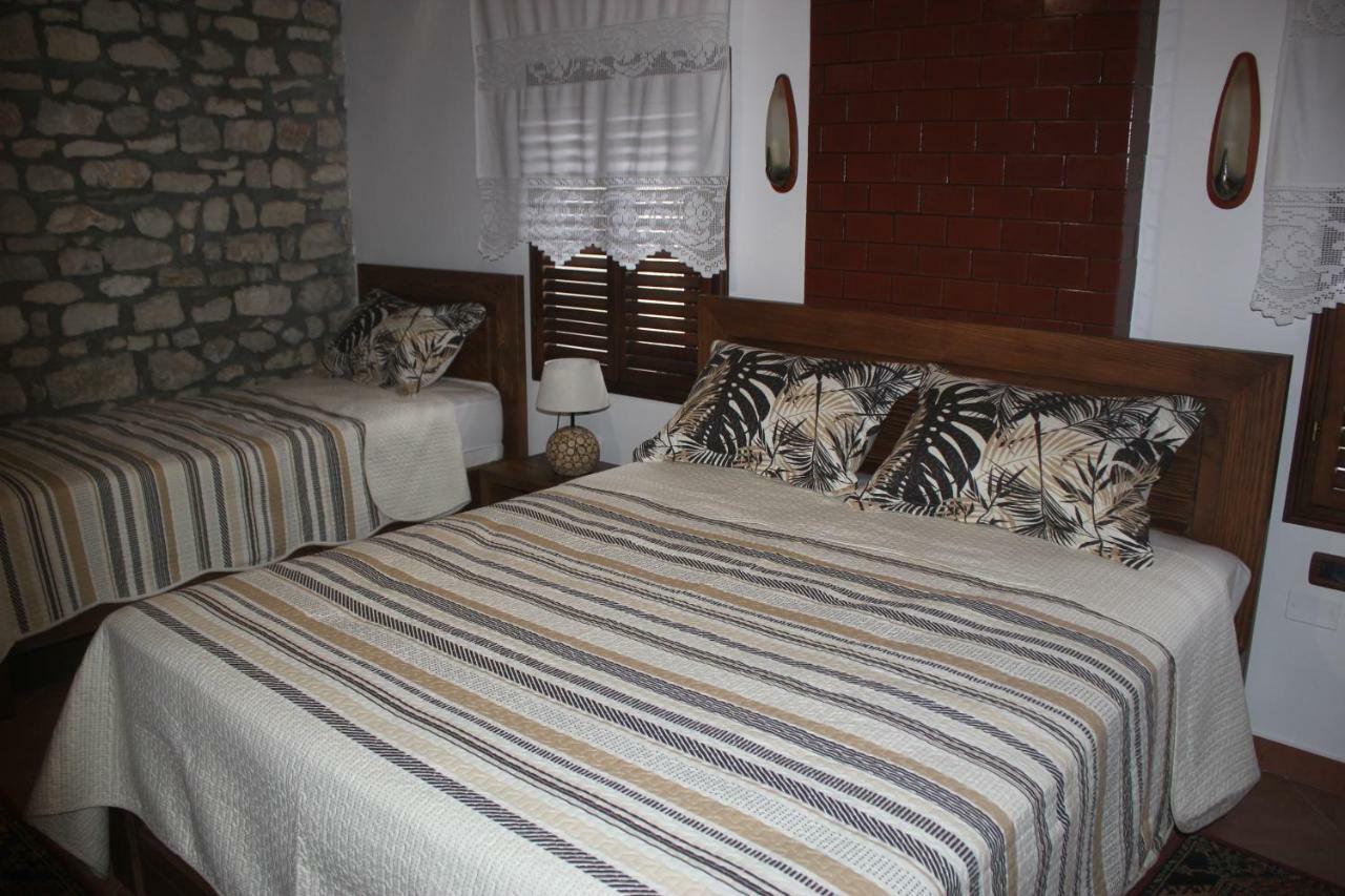 Guesthouse Arjan Berat Ngoại thất bức ảnh