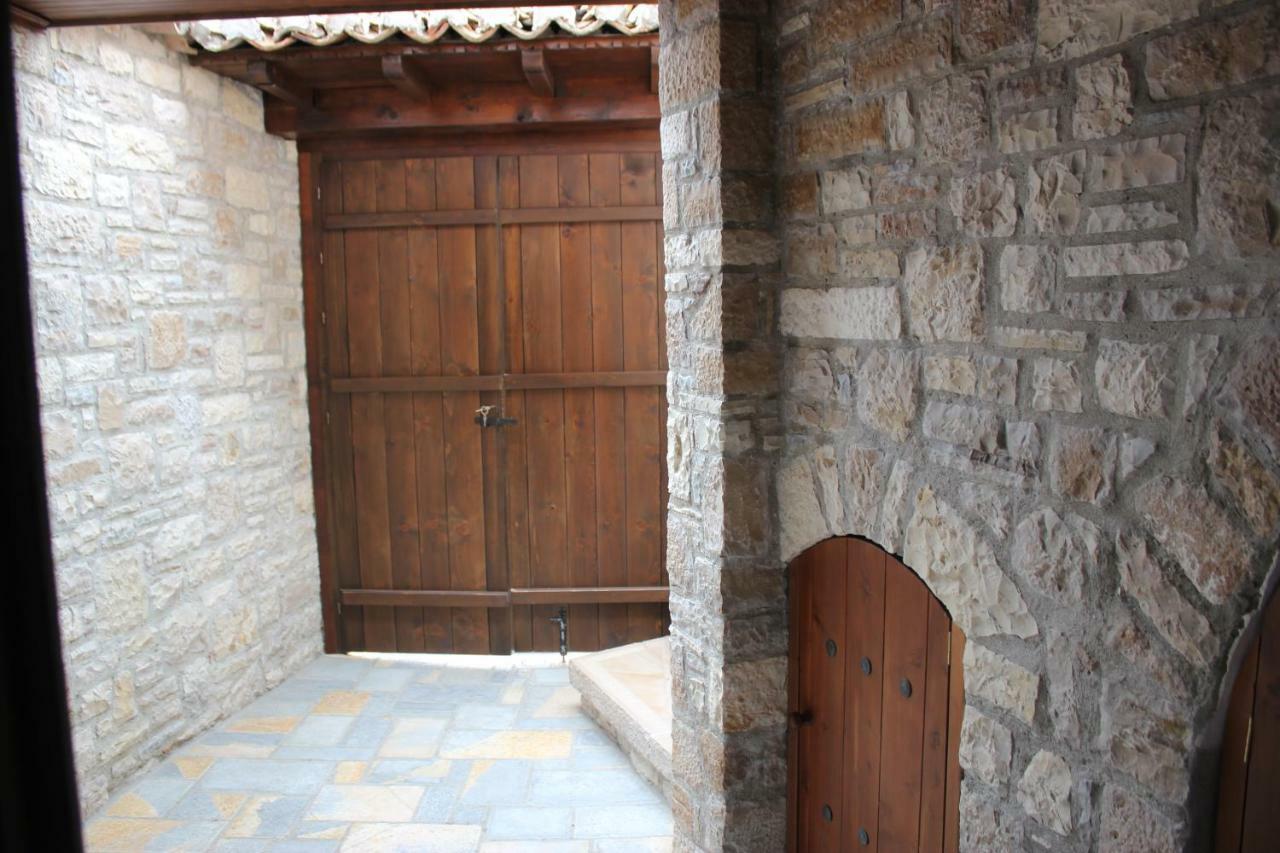 Guesthouse Arjan Berat Ngoại thất bức ảnh