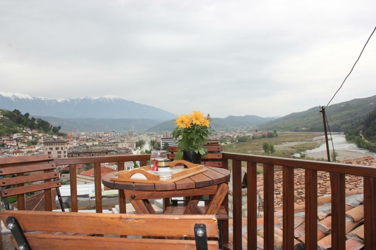 Guesthouse Arjan Berat Ngoại thất bức ảnh