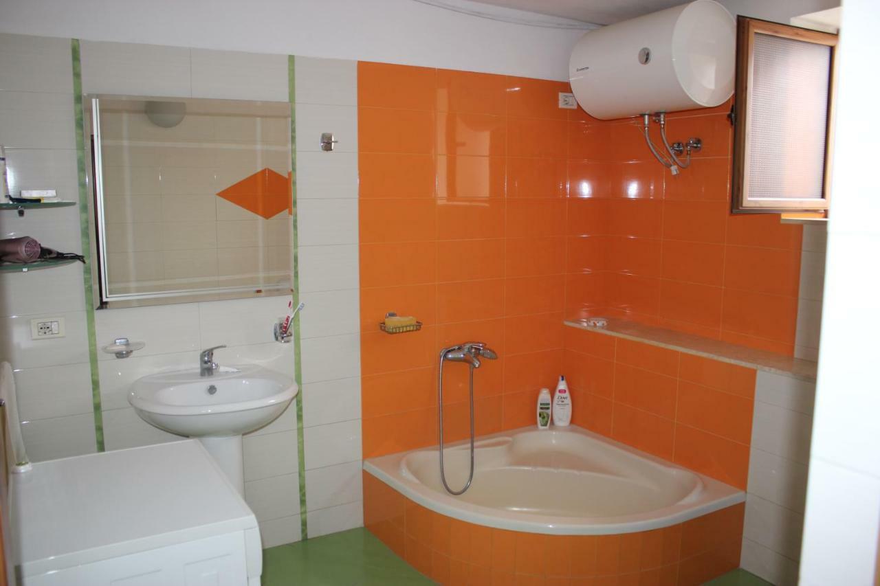 Guesthouse Arjan Berat Ngoại thất bức ảnh