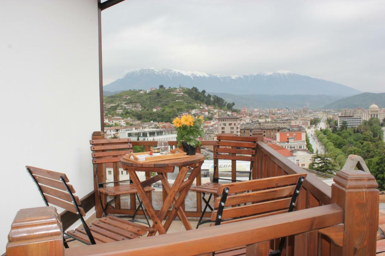 Guesthouse Arjan Berat Ngoại thất bức ảnh