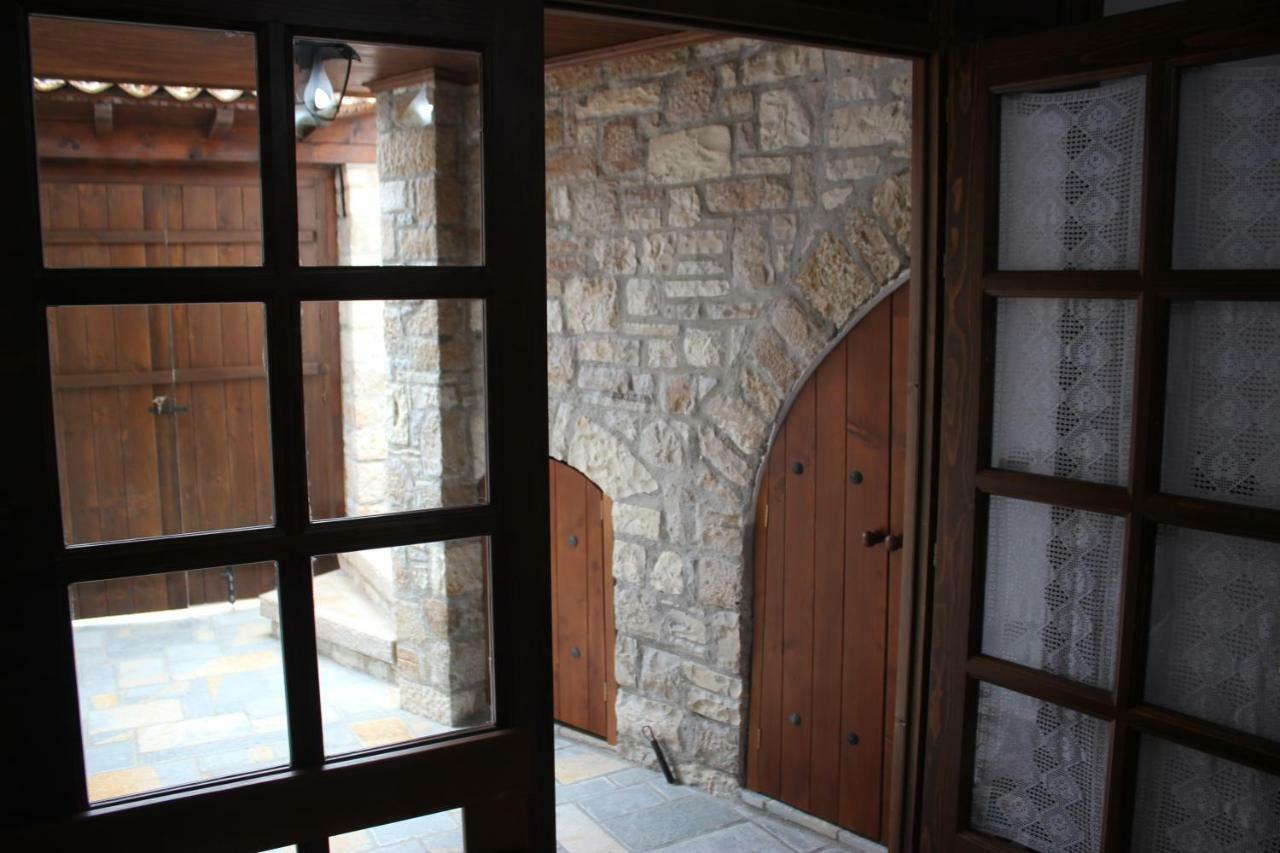 Guesthouse Arjan Berat Ngoại thất bức ảnh